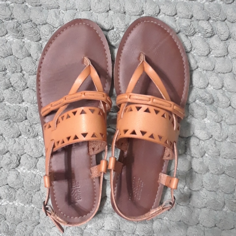 Sandals size 7